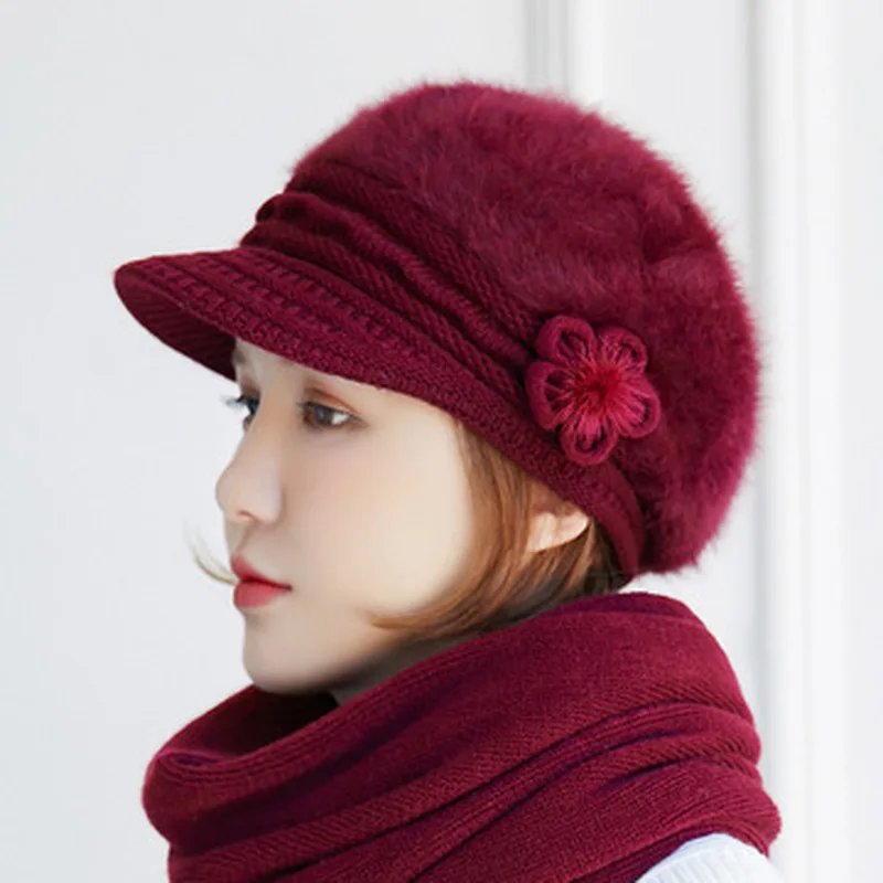 Ensemble d'écharpe et chapeau tricoté pour femmes, bonnet à revers orné de fleurs avec écharpe assortie, chapeau d'hiver en polaire chaude pour dames