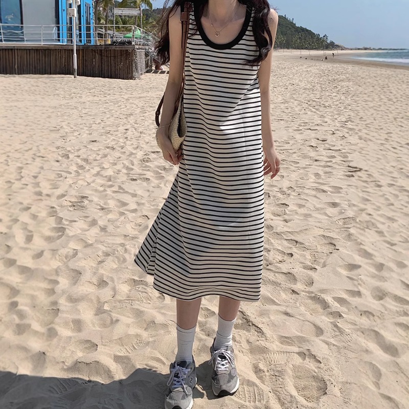 Nouvelle robe longue rayée coréenne d'été pour femme – Ample et confortable, idéale comme vêtement d'extérieur