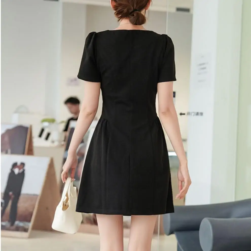 Robe d'été de style coréen pour femmes, grande taille, slim, mode, tempérament, élégant, décontracté, style Hepburn, petite robe noire.
