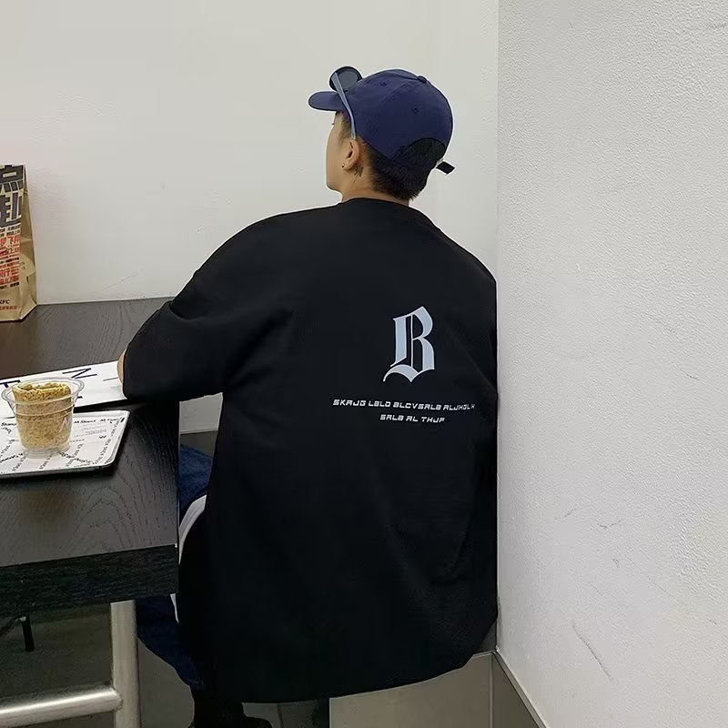 【M-8XL】 T-shirt surdimensionné pour hommes avec imprimé de lettres gothiques, streetwear décontracté, hauts à manches courtes