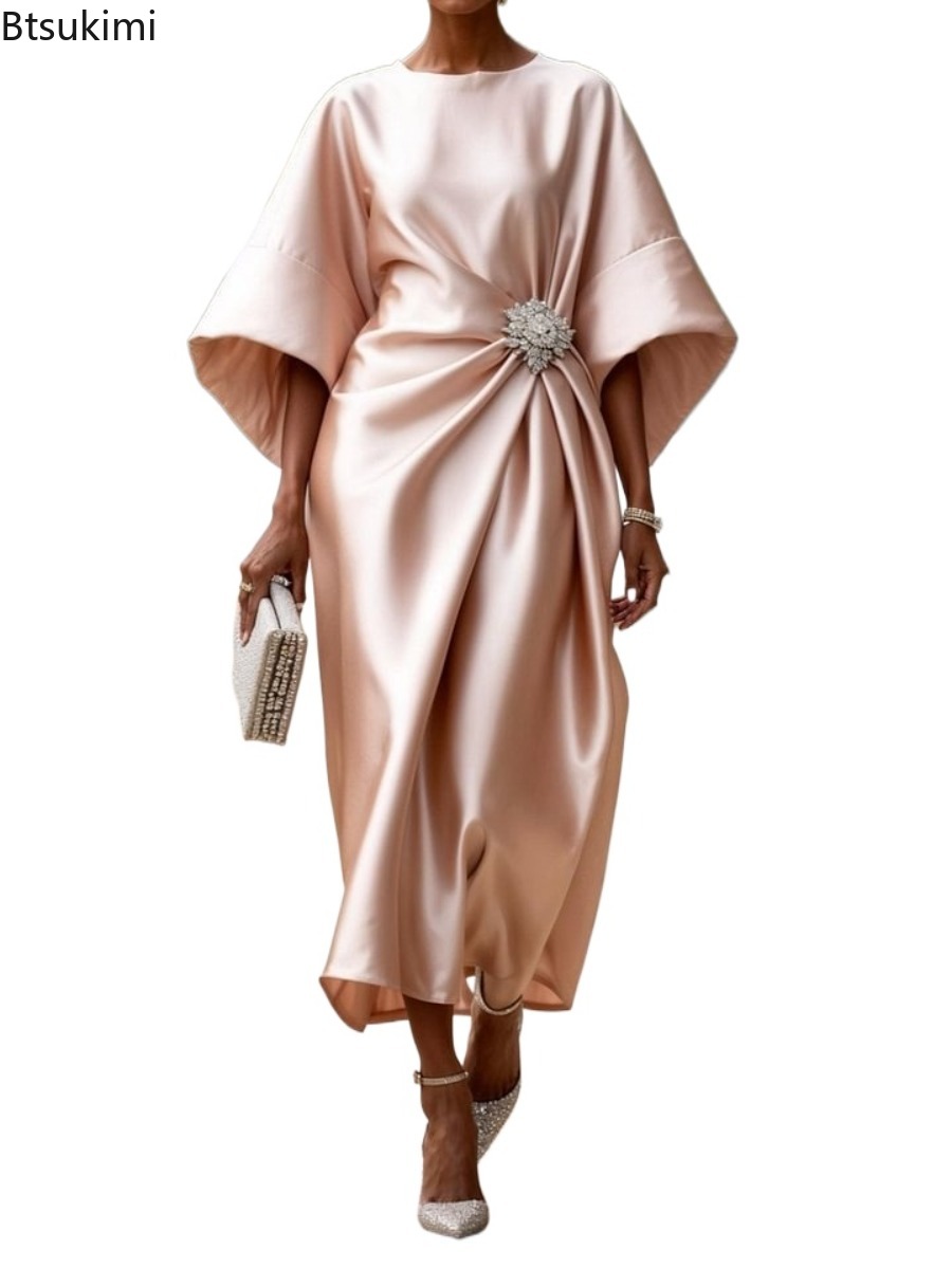 Nouvelle Robe de Soirée et de Cocktail Élégante pour Femme 2026 en Satin à Col Rond et Manches Chauve-Souris avec Décoration Strass à la Taille et Effet Froncé