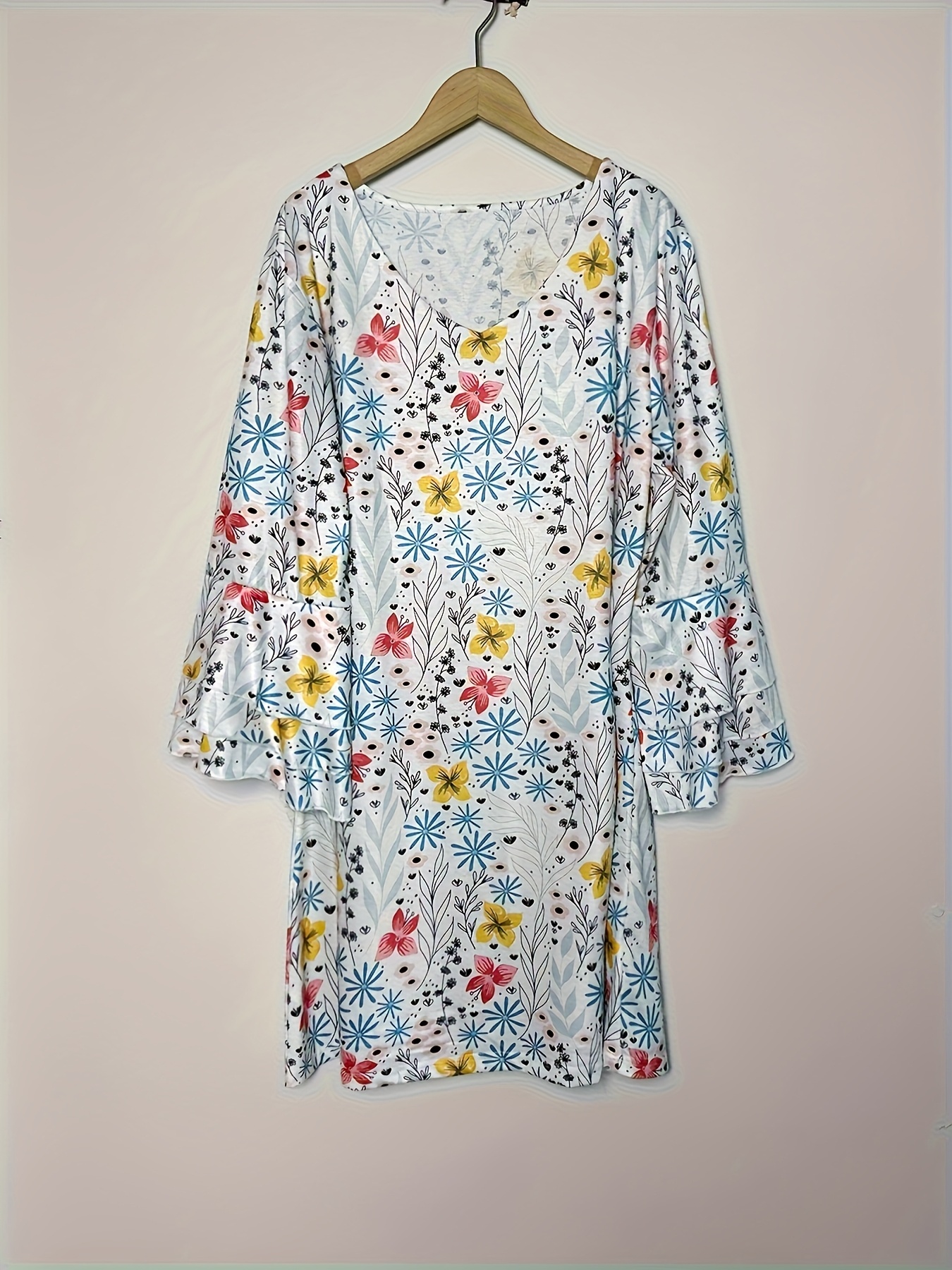 Robe imprimée à la mode pour femmes, robe décontractée à manches longues et col en v