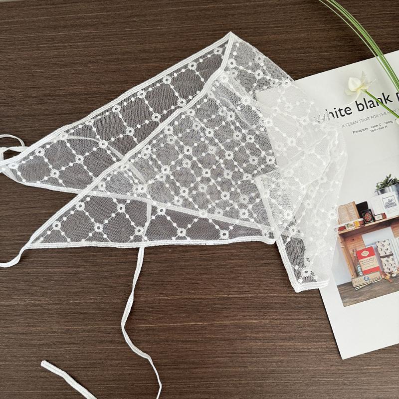Foulard de tête en dentelle tendance pour femme, rétro, blanc, à motif floral, triangulaire, idéal pour les voyages et les photos, accessoire capillaire