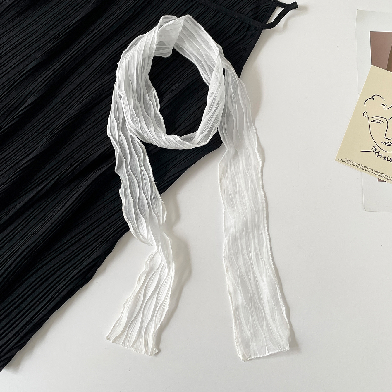Écharpe fine en mousseline froissée légère et transparente, foulard multi-usage, bandeau pour cheveux, accessoire pour poignée de sac, pour le quotidien, le bureau ou comme cadeau