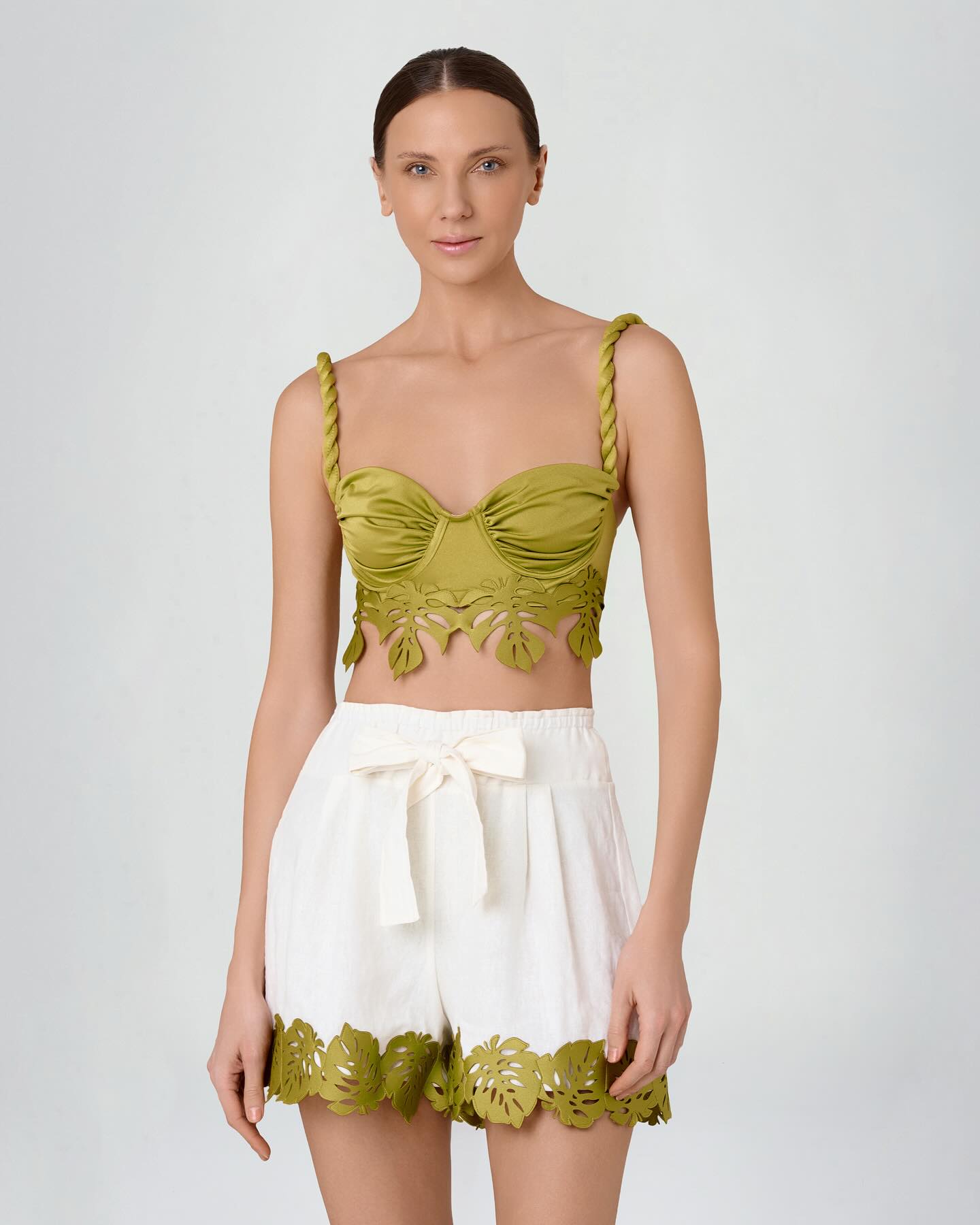Ensemble de maillot de bain élégant pour femme avec short et applique feuille, nœud papillon, style bikini, tenue de plage