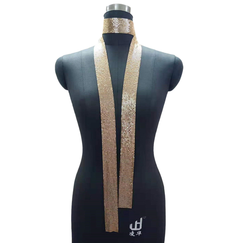 Écharpe à paillettes en métal pour femmes, collier brillant, bijoux de boîte de nuit, personnalité de la cheminée, accessoires de mode polyvalents, fête, nouveau, 2025