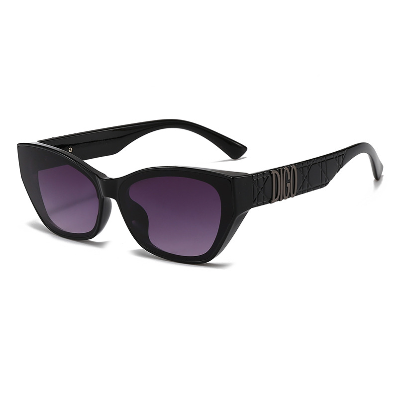 Lunettes carrées de mode de style vintage européen et américain avec sangles à monture décorative. Convient à un usage quotidien, aux photos de rue