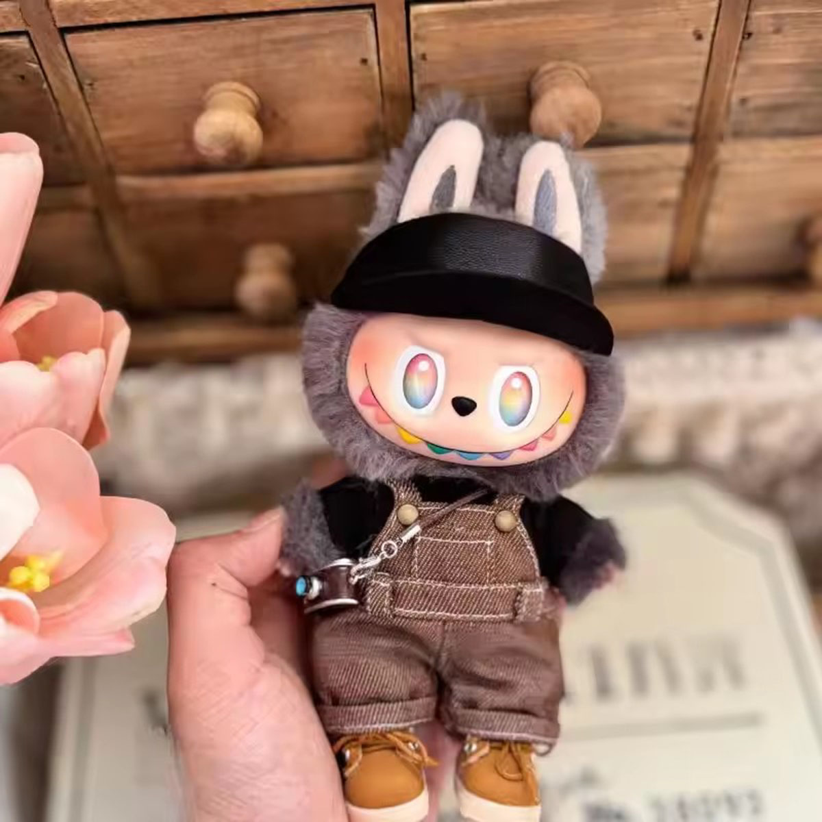 Vêtements de poupée en peluche mignons pour Labubu, salopette couleur bonbon solide, pantalon, tenue, accessoires de poupées