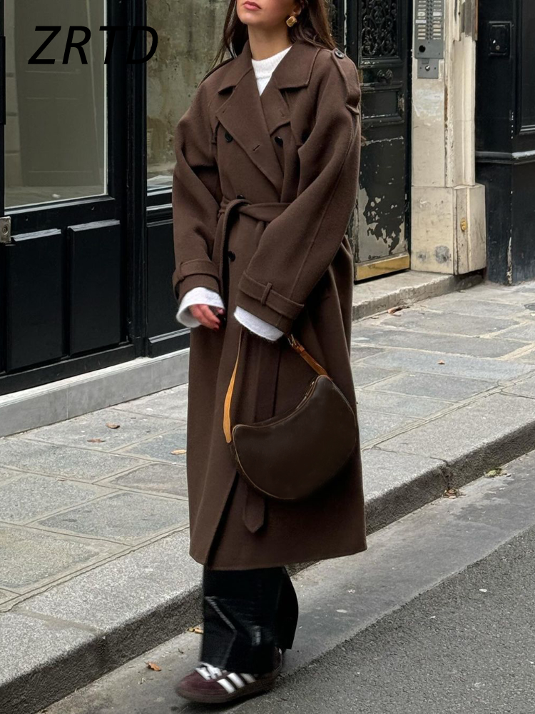 Manteau long en laine pour femme avec ceinture, col à revers ample, double boutonnage, manches longues, collection automne-hiver 2026, style trench-coat pour femme