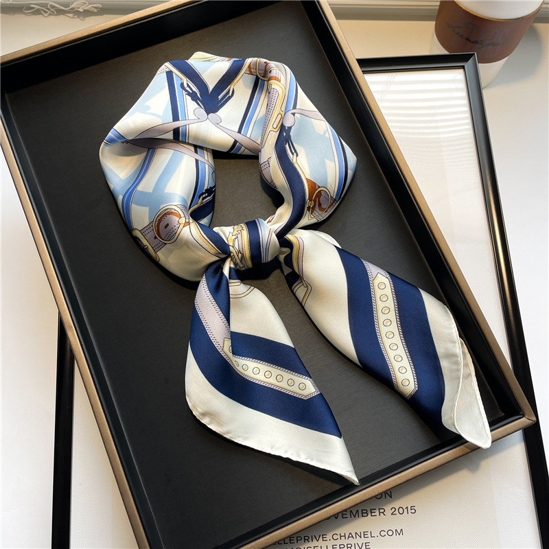 Foulard imprimé chaîne de luxe, Imitation soie, Style à la mode, couvre-chef de protection solaire, populaire, plage, voyage, carré, 70x70cm