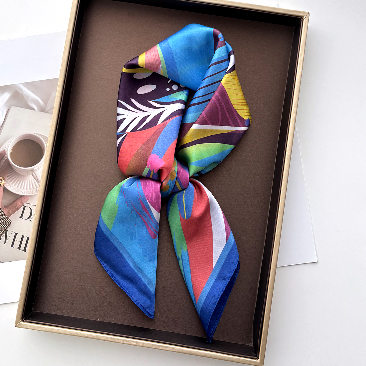 Foulard carré de luxe pour femme, imprimé floral, accessoire décoratif saisonnier, cravate, hijab, bandeau, bandana, écharpe