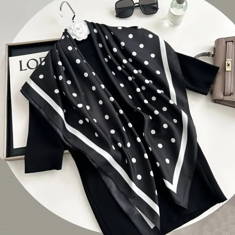 Foulard de luxe léger en soie sergé imprimé à pois noir et blanc, haut de gamme, 90x90, pour femmes, offre spéciale