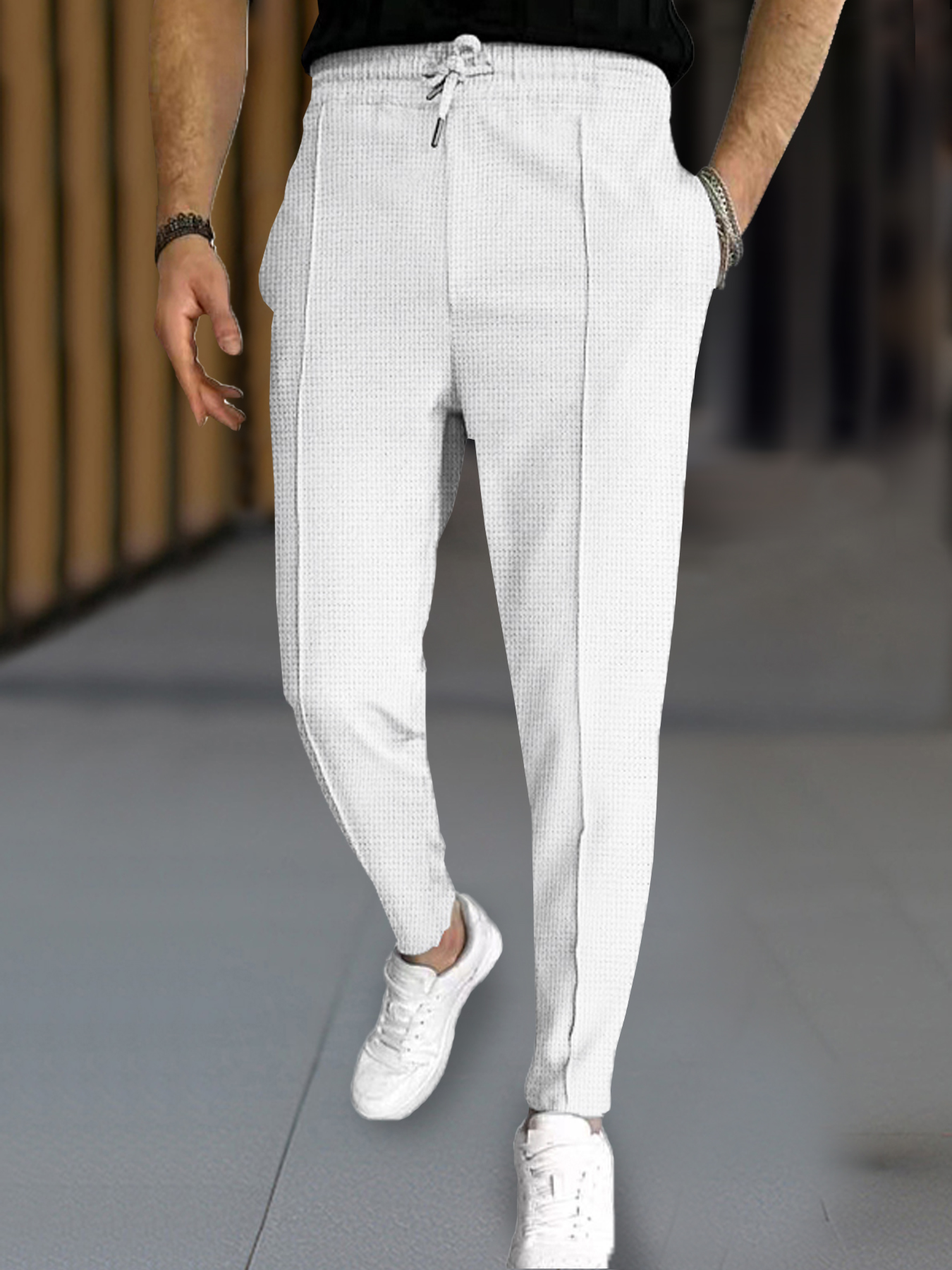 Pantalon gaufré élégant pour hommes – Coupe ajustée de sport décontracté avec cordon de serrage réglable, poches sécurisées pour toutes les saisons – Parfait pour l'extérieur