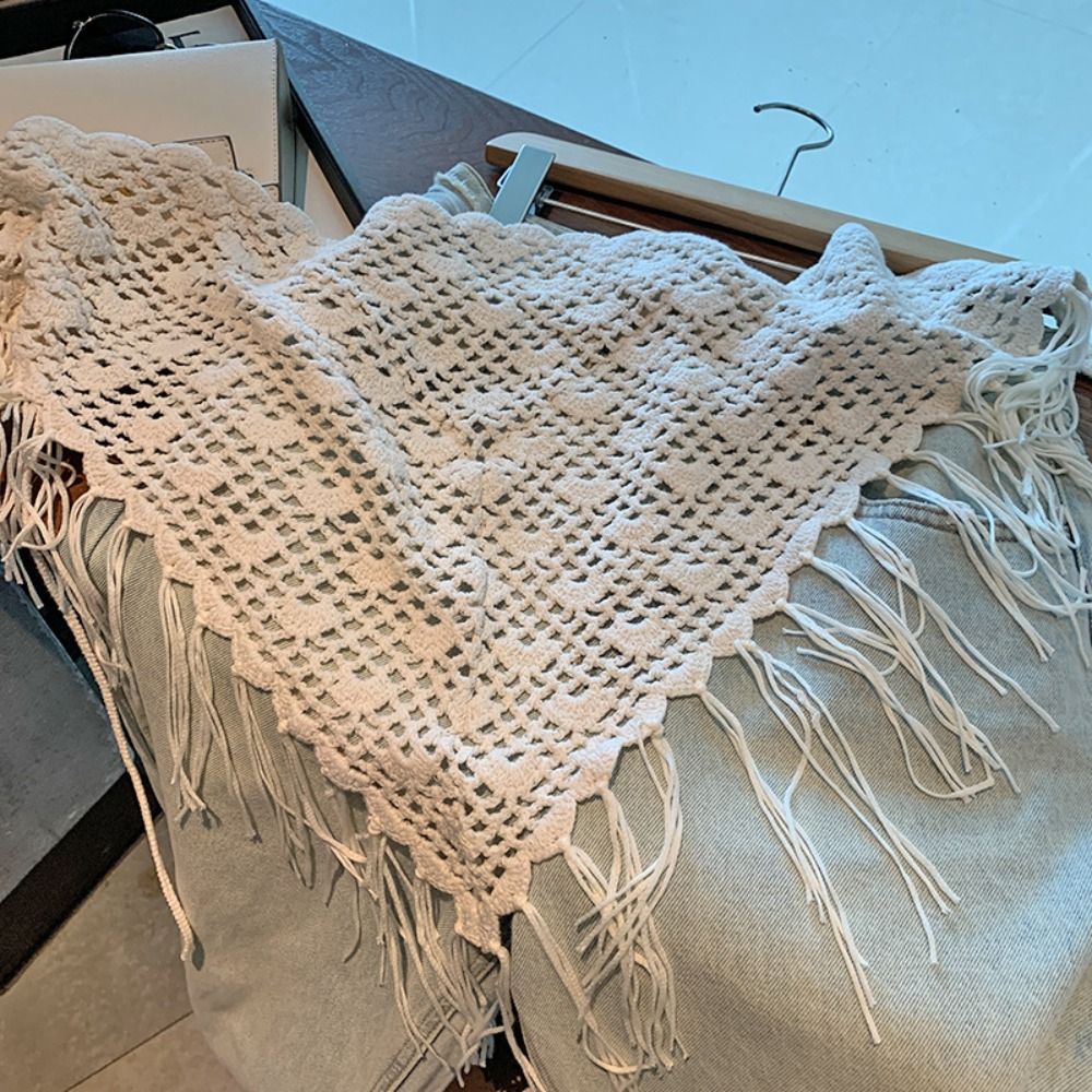 Écharpe triangulaire tricotée à pompons style bohème, style campagnard et ethnique, châle ajouré en dentelle, cape décorative, foulard
