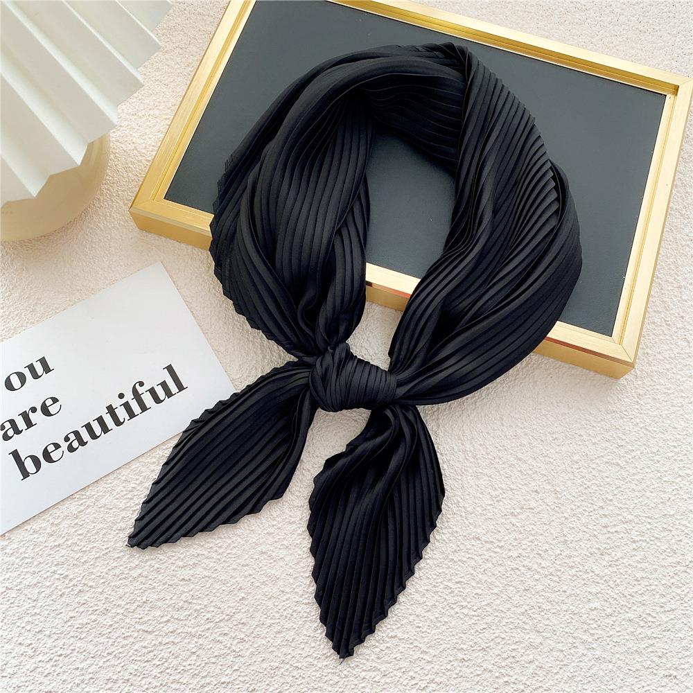 Foulard en soie imprimé plissé pour femmes, foulard carré en Satin pour printemps et été, 70x70cm, couleur unie, foulard décoratif