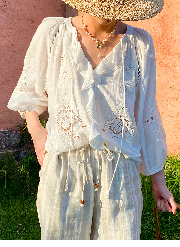 Nouvelle Blouse Femme Bohème Vintage Broderie Blanche Printemps-Été 100% Coton Manches Longues Décontractée Creuse pour Vacances