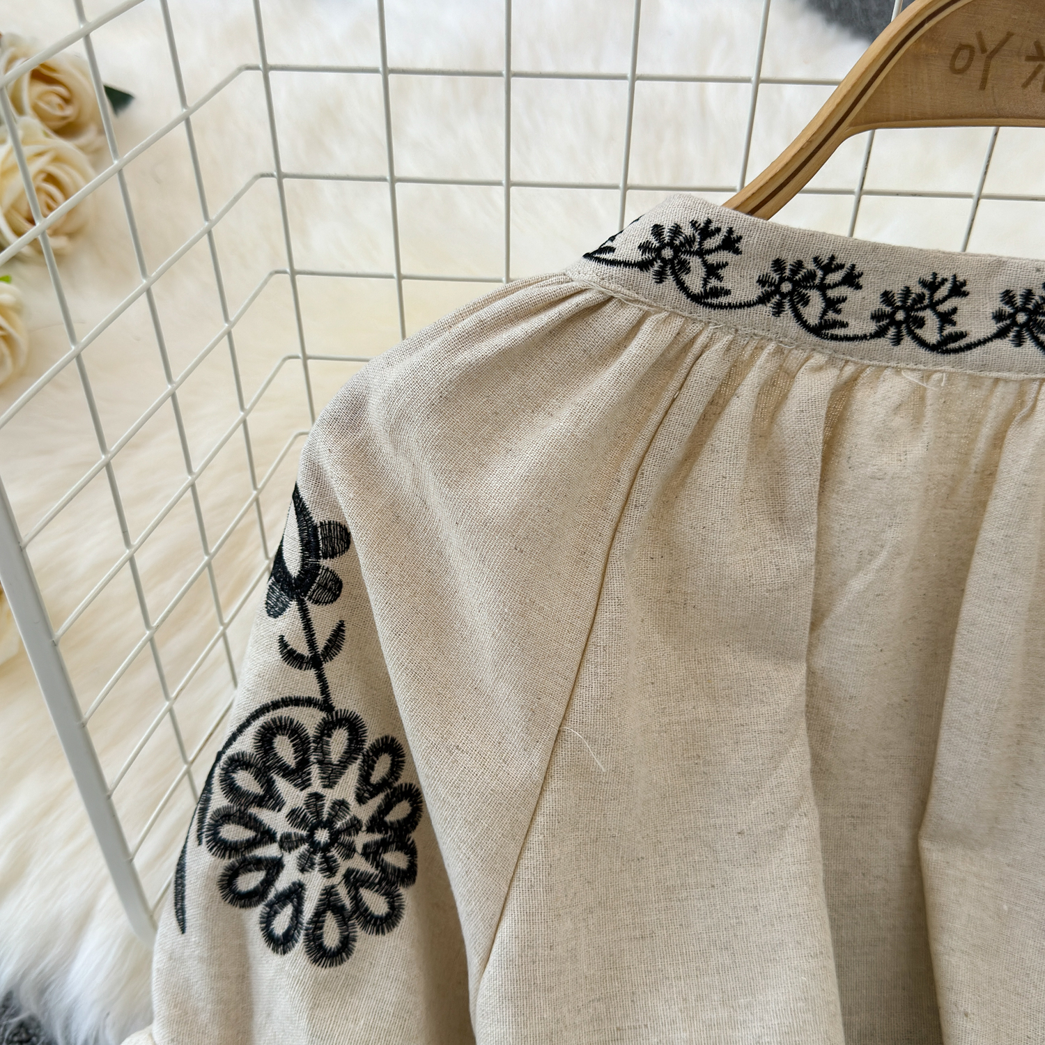 Boho été Blusas De Mujer à lacets col rond manches bouffantes broderie florale femme Blusas Femininas décontracté tout-puissant hauts livraison directe