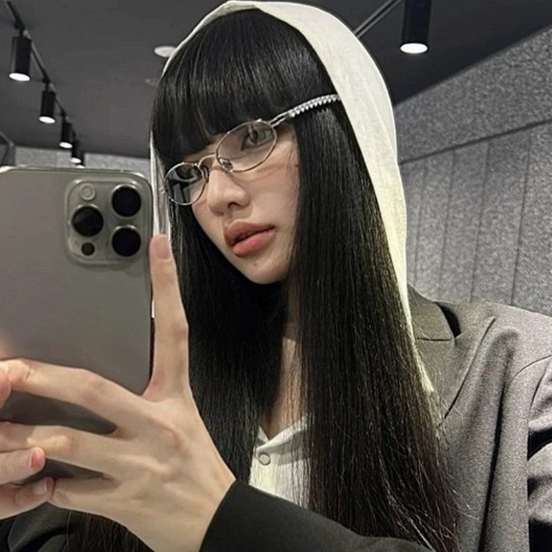 2025 nouvelle mode Cool femme en acier inoxydable cadre ovale lunettes élégant coeur diamants Simple plaine dame lunettes pour femmes filles