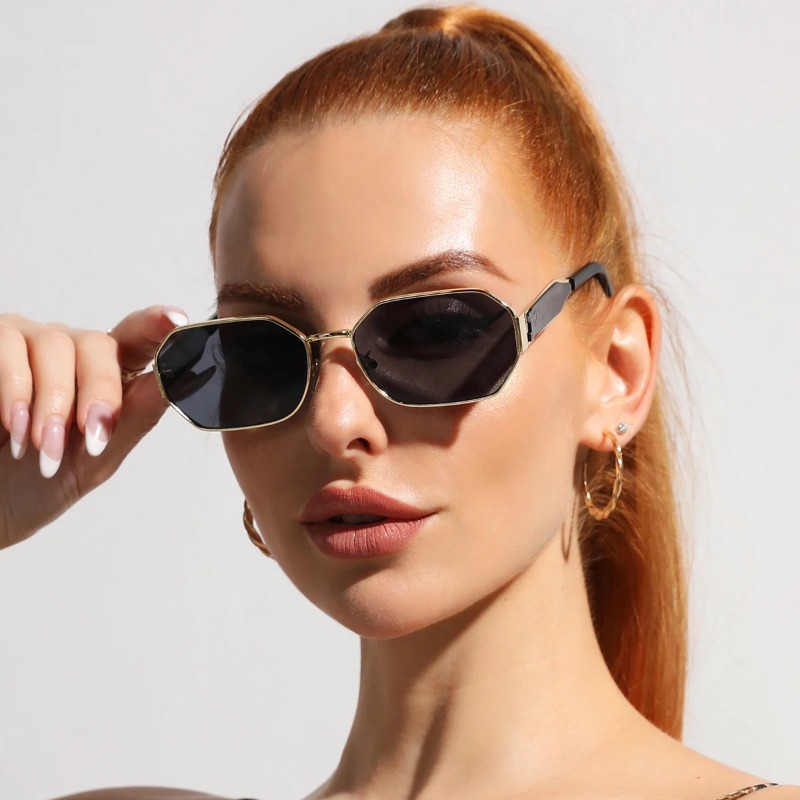 Nouvelles lunettes de soleil vintage à la mode pour femmes et hommes, de marque, design rétro, rectangulaires en métal, populaires, noires.