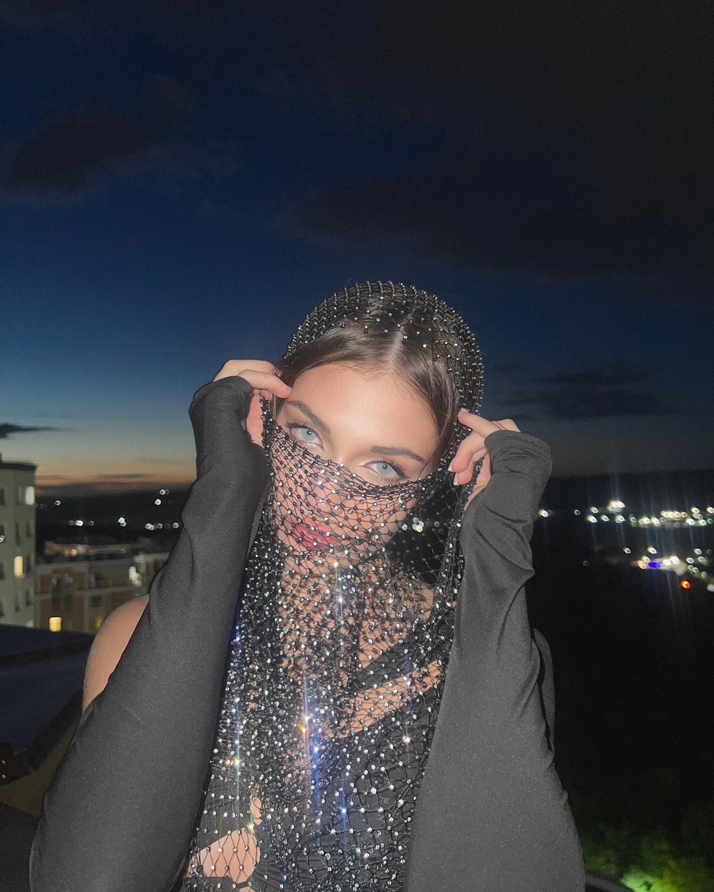 Foulard à paillettes en résille avec strass, couvre-visage brillant, accessoire de mode bohème pour femme, idéal pour festivals, soirées et clubs