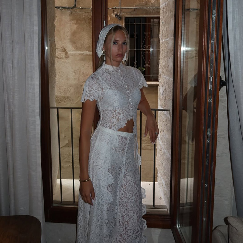 Ensemble décontracté pour femmes : manteaux longs en dentelle, hauts transparents unis, pantalons droits longs. Ensembles de mode automne 2026 pour femmes.