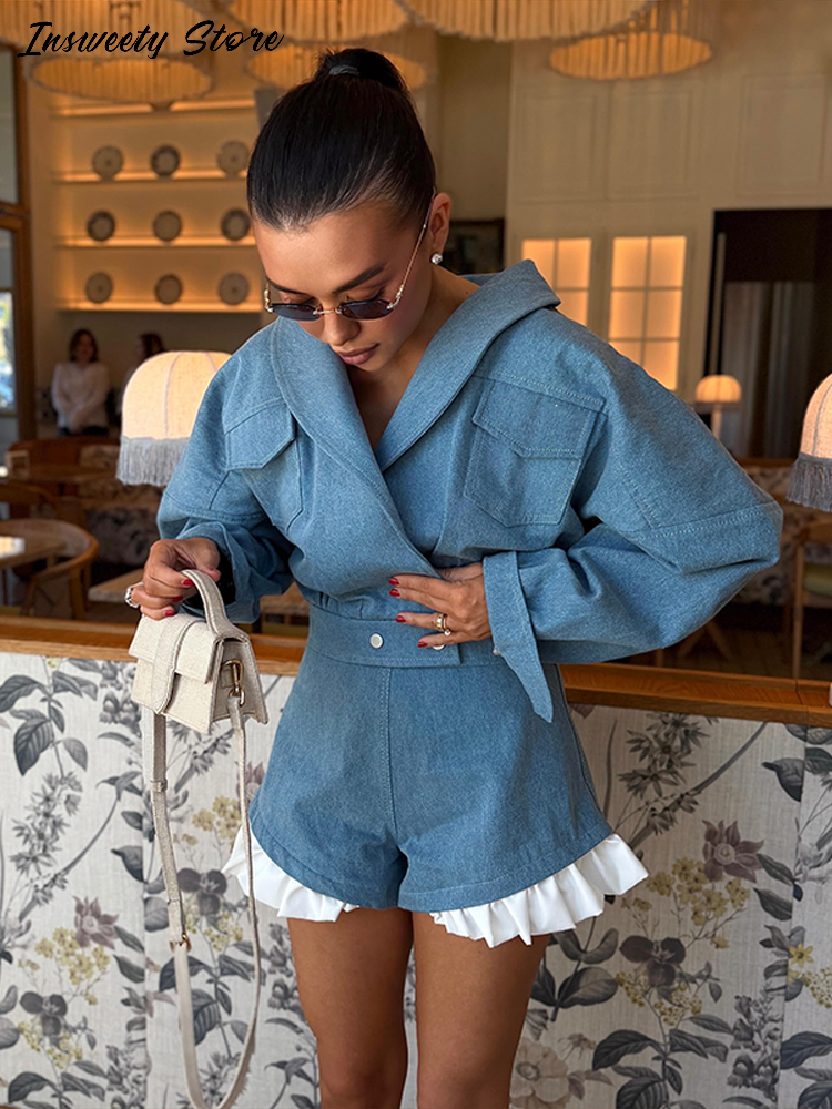 Ensemble deux pièces mode pour femme : veste à revers à manches longues et short à volants – Nouvelle collection automne 2026 – Tenue décontractée streetwear pour femme