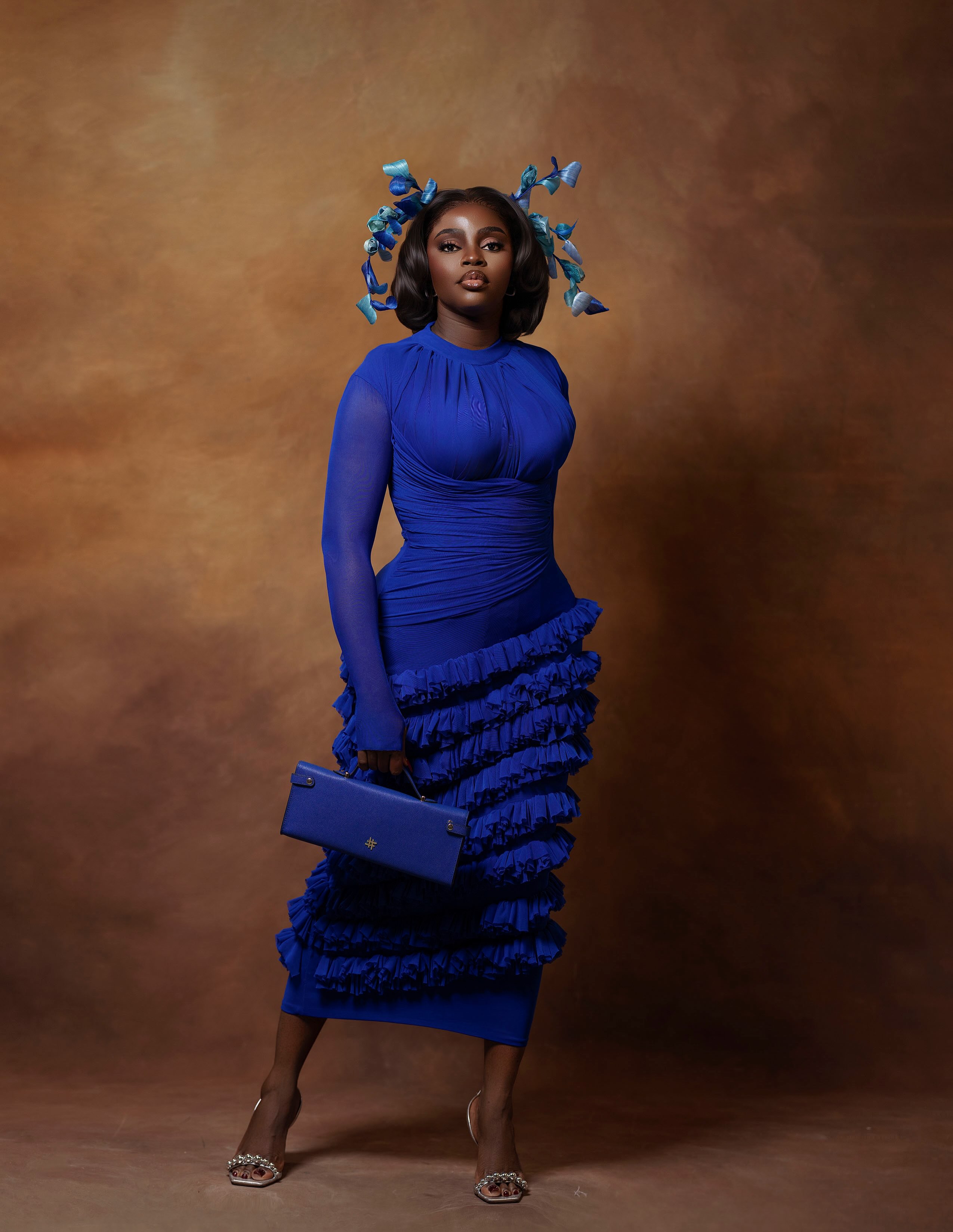 Robe moulante mi-longue bleu roi pour femme, col en V, à volants superposés, manches longues, en maille transparente, élégante pour soirée, cocktail, Aso Ebi
