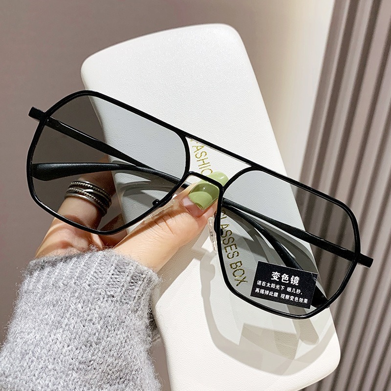 Lunettes de soleil photochromiques pour hommes, lunettes de soleil carrées à grande monture tendance pour femmes, lunettes de soleil de conduite