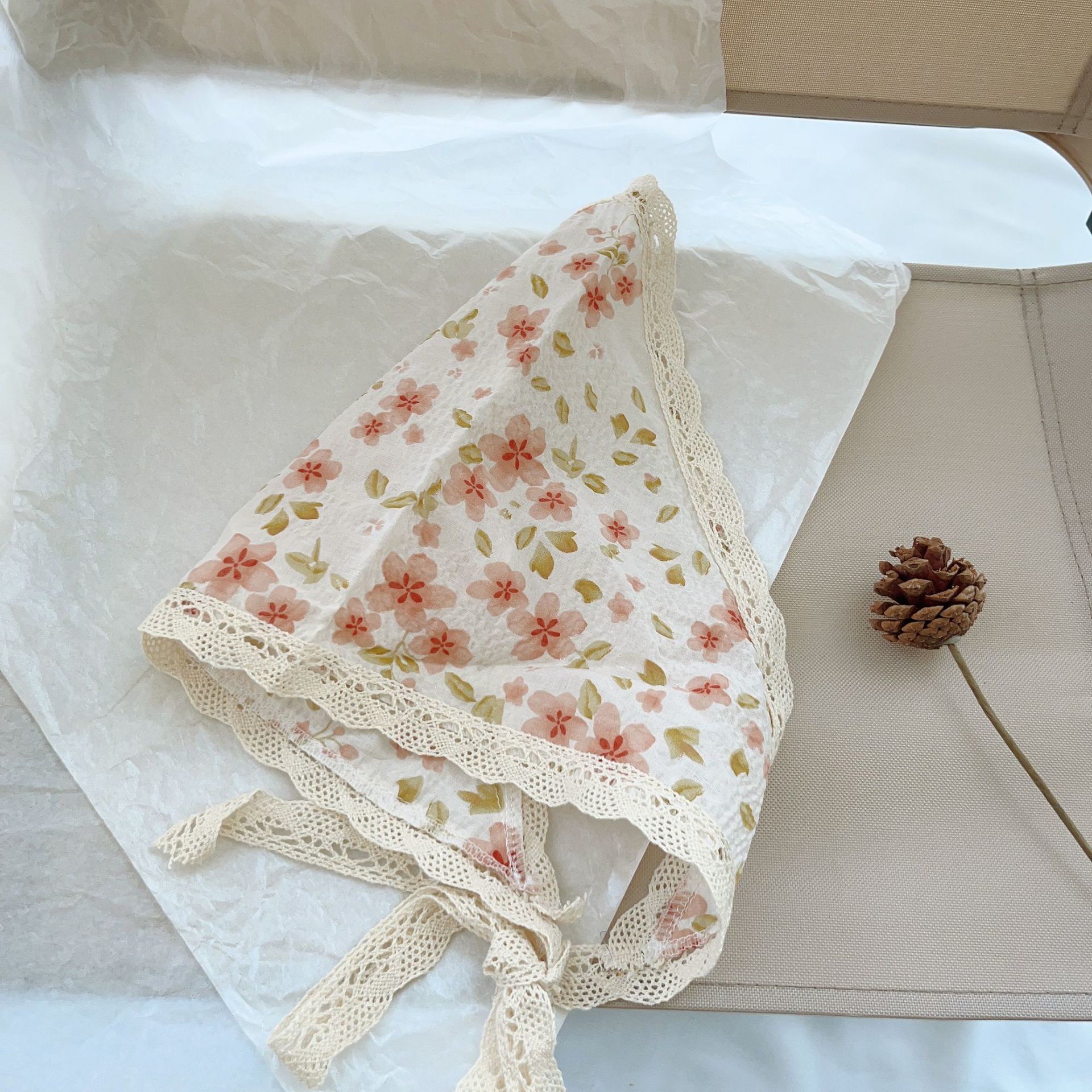 Ins Internet célébrité bébé filles Triangle écharpe Style ethnique petite fille florale bébé Photo accessoires foulard petite écharpe bandeau