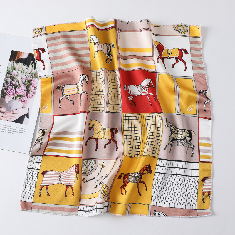 Nouveau Foulard Carré d'Été pour Femme, Foulard en Soie Imprimé, Écharpe Décorative, Foulard à Rayures et Motifs Animaux de Dessin Animé