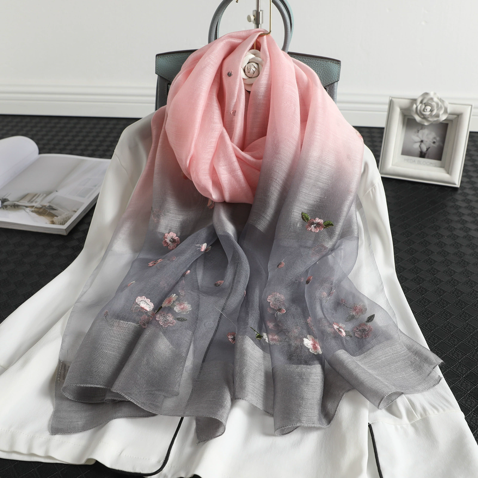 Écharpe brodée à la main en soie, châle décoratif élégant et polyvalent, nouvelle collection automne/hiver, vente en gros