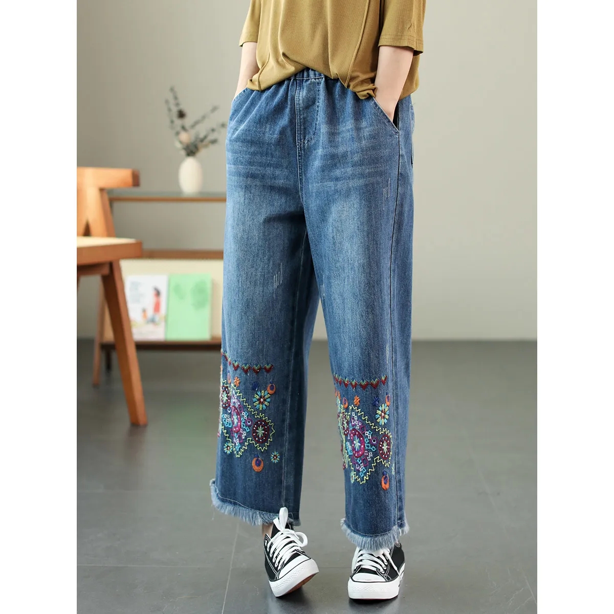 Jeans de style ethnique pour femmes, collection Printemps-Automne 2026, élastiques, taille haute, brodés, amples, coupe large, longueur 7/8
