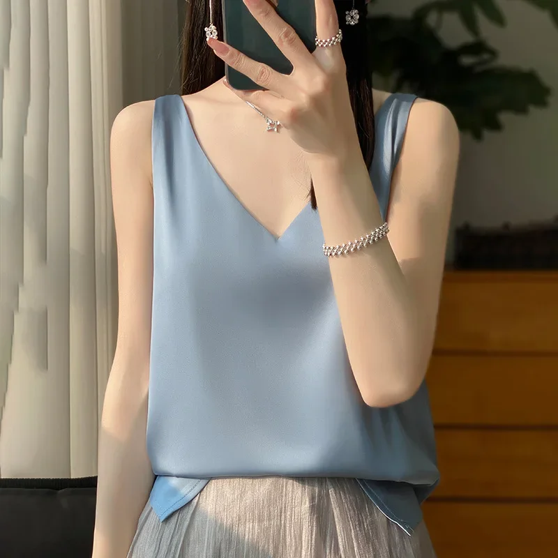 Camisole en soie glacée pour femmes, col en v, débardeur en Satin blanc, mûrier, haut court d'été pour dames, chemisier sans manches solide