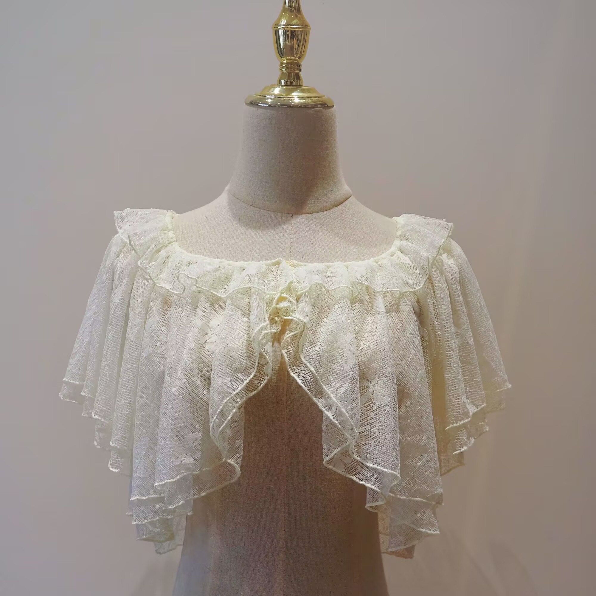 Manteau d'été Lolita court pour femmes, doux Kawaii, dentelle maille, ouvert sur le devant, Poncho gothique pour filles, Capes de princesse rétro mignonnes