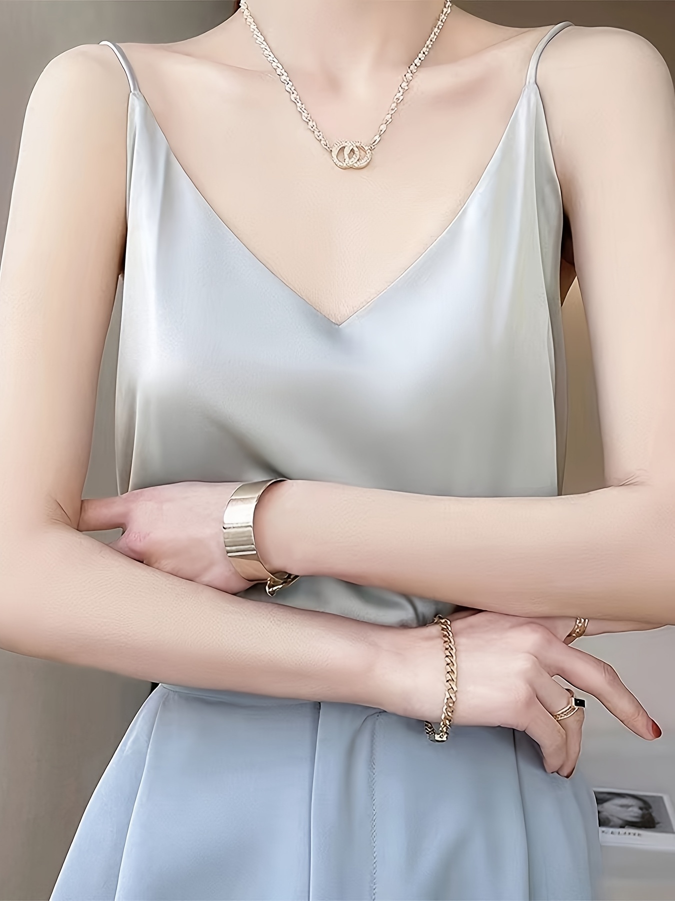 Haut caraco en satin à épaules dénudées pour femme, col en v, sans manches, chemisier d'été léger, élégant, tenue décontractée, pièce superposée pour robes