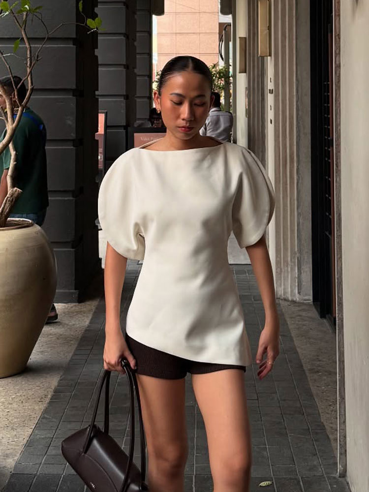 T-shirts décontractés pour femmes HH, chemisier à ourlet asymétrique, chemise à manches bouffantes courtes, élégante, pour femme, été, fête, vacances, hauts blancs
