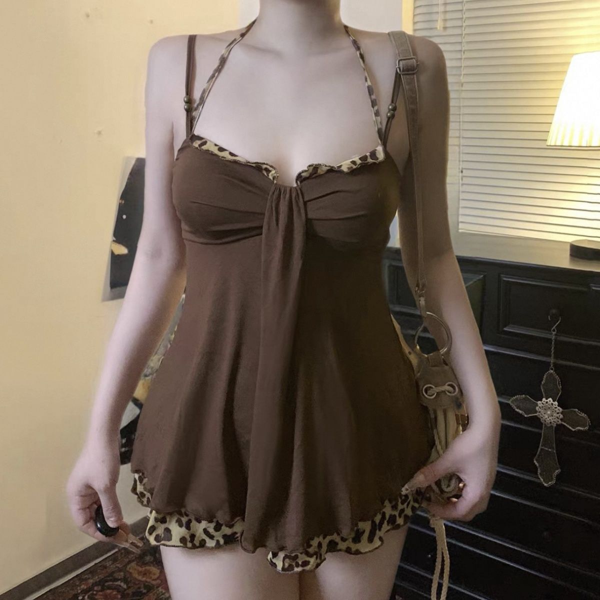 Haut licou sexy et à la mode pour fille légèrement dodue, grande taille, une fille chaude avec imprimé léopard, patchwork, dos nu, haut amincissant