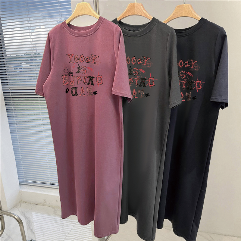 Robe T-shirt ample coréenne pour femme, blanche, imprimé lettres, manches courtes, décontractée, fendue sur le côté, longueur maxi