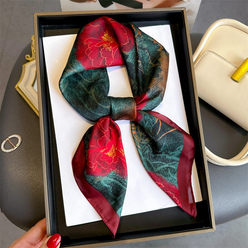 Foulard carré en Satin imprimé Floral Vintage pour femmes, Bandana léger en Satin doux, accessoire de cou polyvalent, foulard pour cheveux
