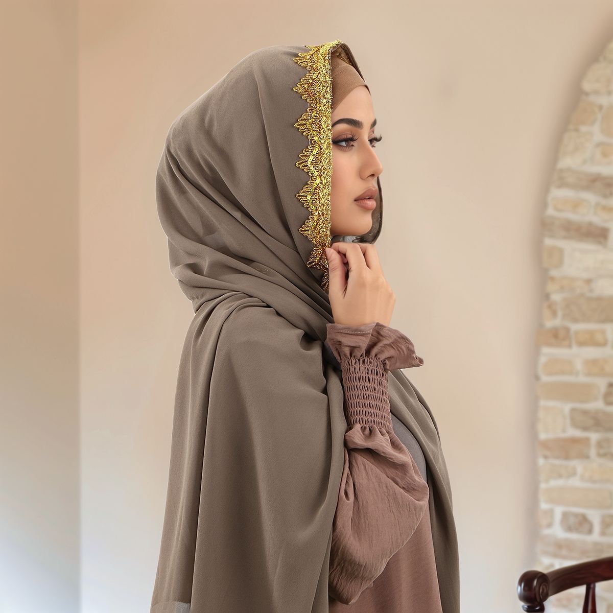 Écharpe Hijab en mousseline de soie et dentelle brillante pour femmes musulmanes, châle Long enveloppant de qualité supérieure, bandeau magnifique Style de fête, silencieux