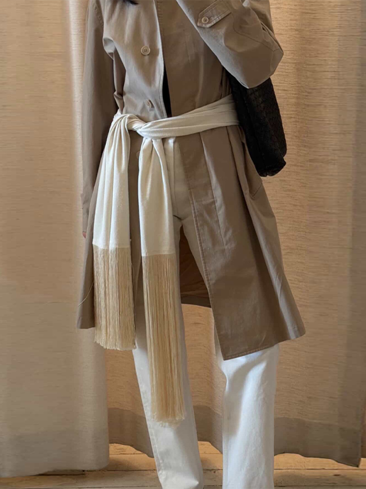 Écharpe décontractée en satin à franges pour femme, couleur unie, soyeuse, grande taille, châle enveloppant, collection Printemps 2026, style chic urbain pour femme