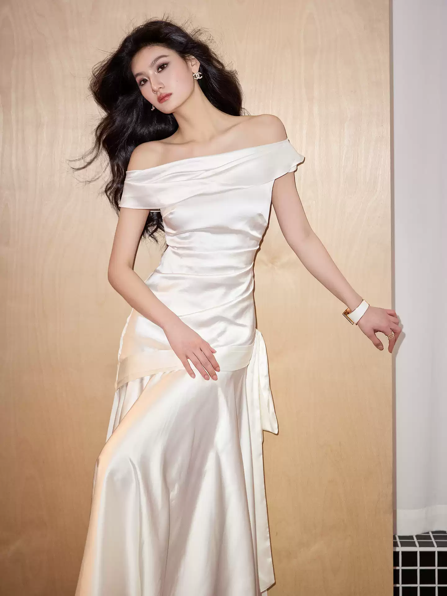 Robe élégante sans manches à épaules dénudées pour femme, robe de soirée haut de gamme sophistiquée cintrée à la taille