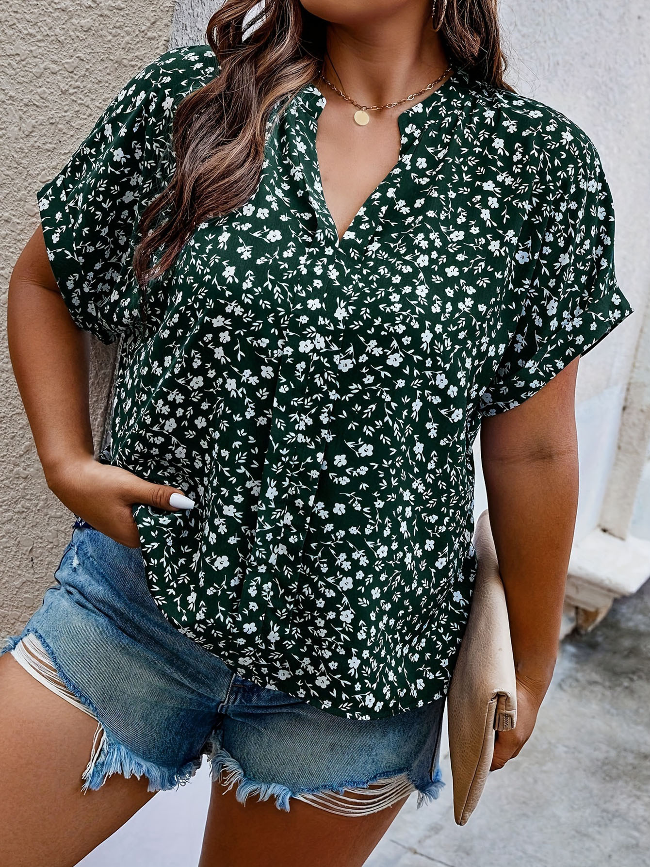 Haut d'été décontracté pour femme grande taille, imprimé sur toute la surface – épaules tombantes, manches courtes, col en V