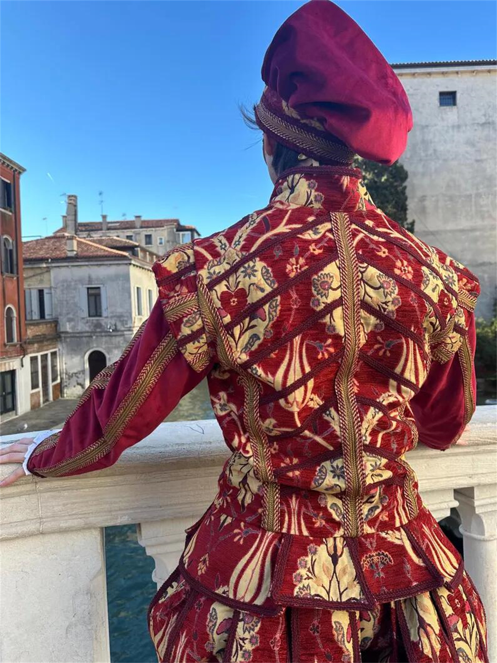 Tudor roi élisabéthain Costume rouge fantaisie robe de bal historique Renaissance Noble Costume tenues avec ensemble de chapeaux