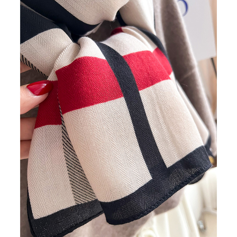 Écharpe rayée multicolore Style élégant mince châle chaud automne hiver résistant au froid écharpe inelastique confortable pour les femmes