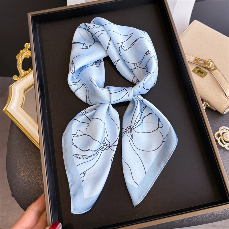 Foulard carré de luxe à motifs floraux pour femme, en soie, bandana, hijab, écharpe élégante, châle pour le voyage