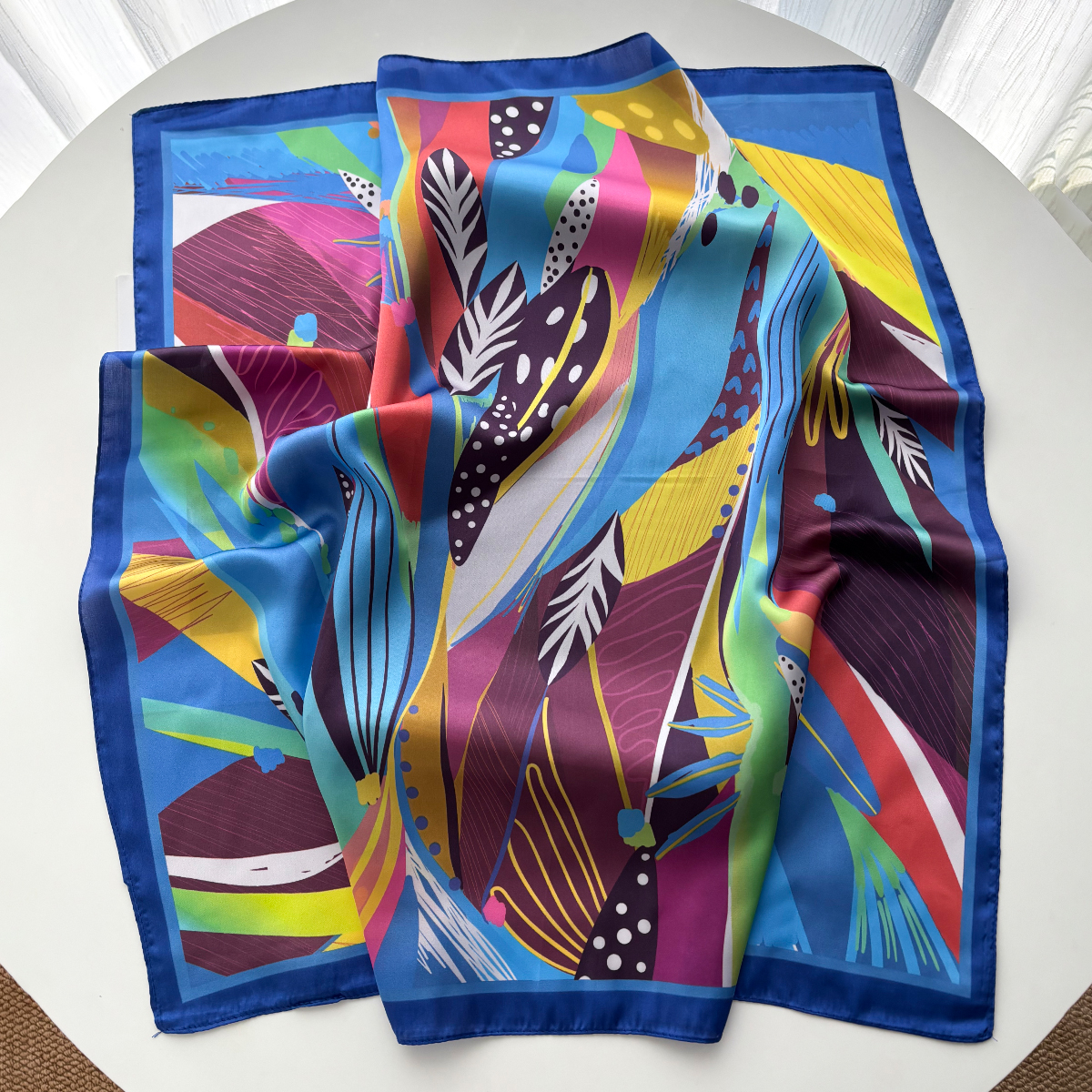 Foulard carré de luxe pour femme, imprimé floral, accessoire décoratif saisonnier, cravate, hijab, bandeau, bandana, écharpe