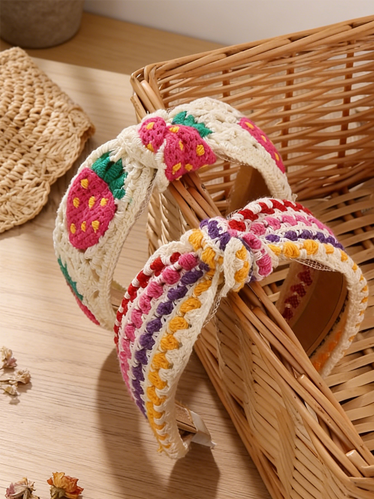 1 bandeau au crochet de style bohème fait main – Bord large avec motif floral à carreaux et fraises, accessoire pour cheveux au crochet multicolore vintage, adapté aux tenues décontractées et formelles (style femme)