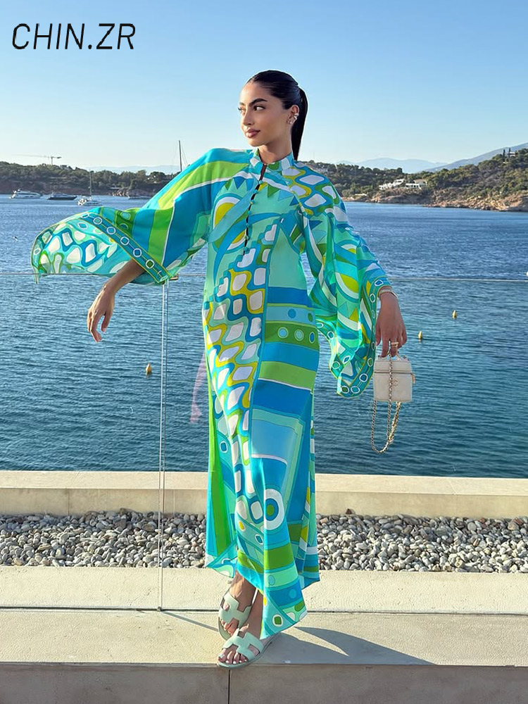 Robe de plage ample pour femme, imprimé géométrique tendance, col montant, manches larges boutonnées, collection été 2026