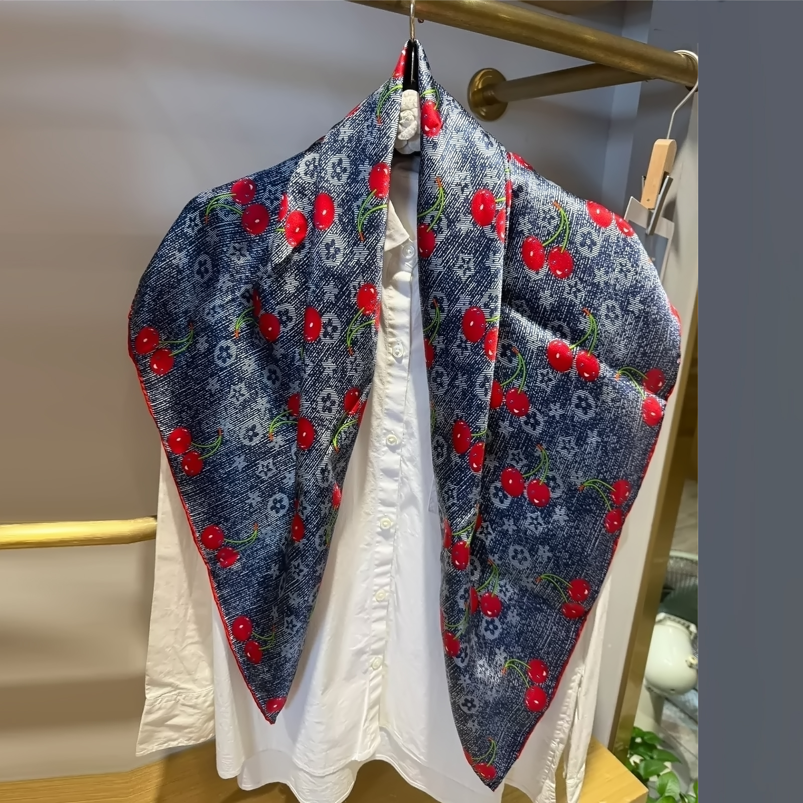 BYSIFA |   Bleu marine rouge femmes foulards en soie Pure Hijabs élégant cerise Design 100% mûrier soie carré cou écharpe châle 86*86 cm